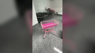 Carrito de bebé rosa