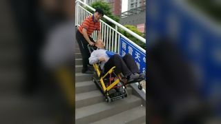 Silla de ruedas eléctrica motorizada para subir escaleras BR-SC003